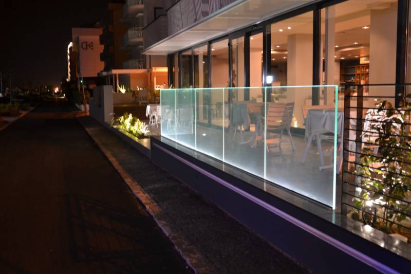 Garde-corps pour délimitation de terrasse de restaurant