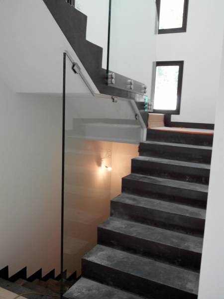 Garde-corps en verre avec fixations par points inox