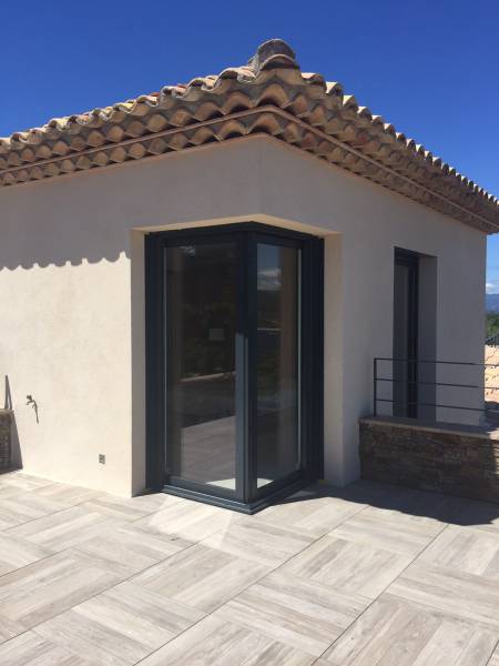 installation de baie coulissante d'angle st tropez
