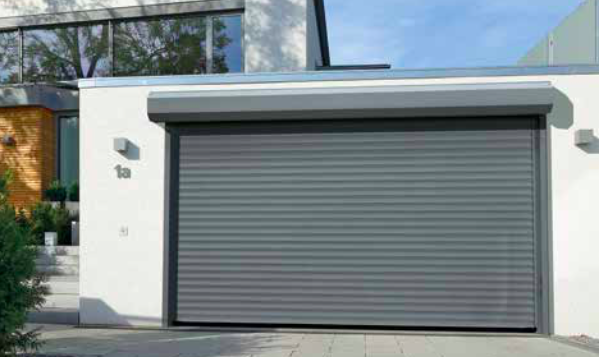 Pose d'une porte de garage enroulable